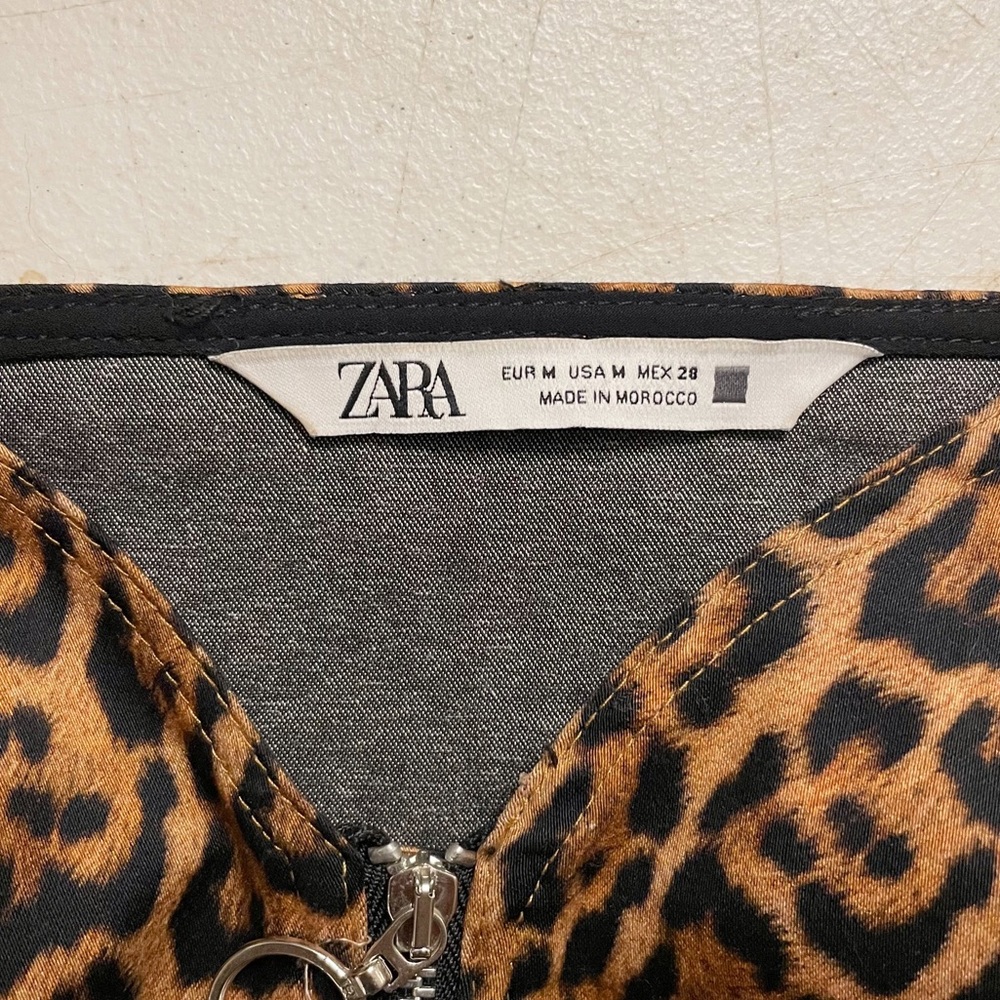 Zara Puff Sleeve Zipper Front Corset Crop Top in Leopard Print - Picture 7 of 8